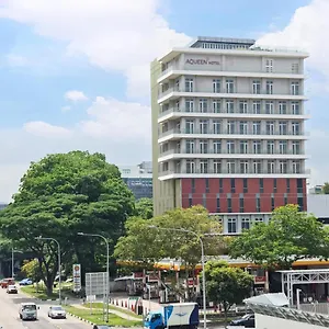 Aqueen Paya Lebar Отель